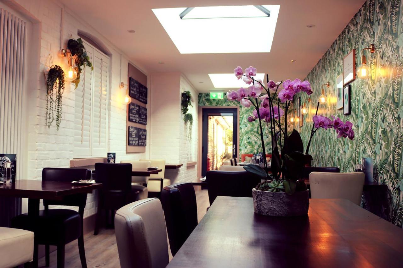 ホテル The Oyster Smack Burnham-on-Crouch エクステリア 写真