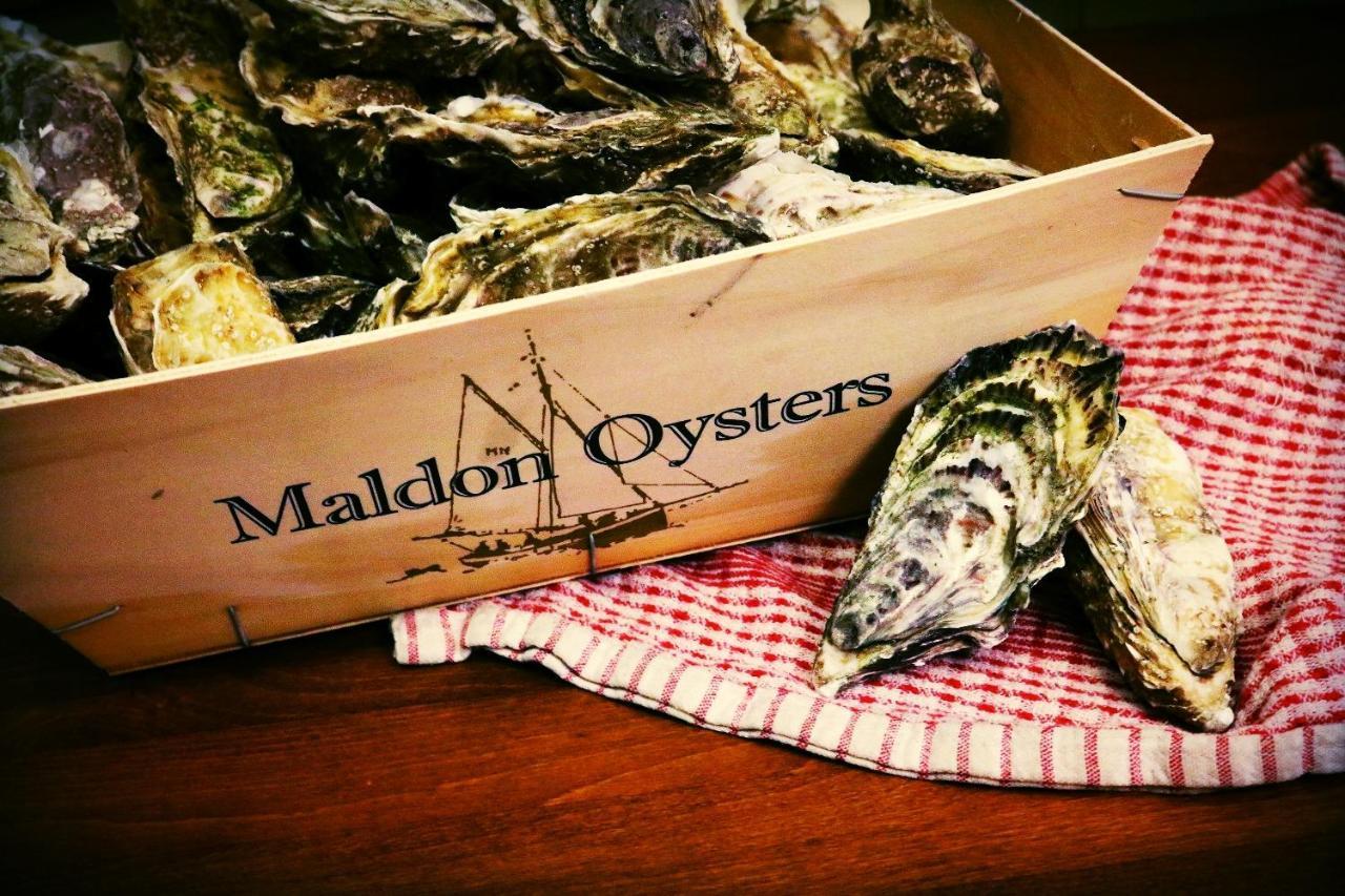 ホテル The Oyster Smack Burnham-on-Crouch エクステリア 写真